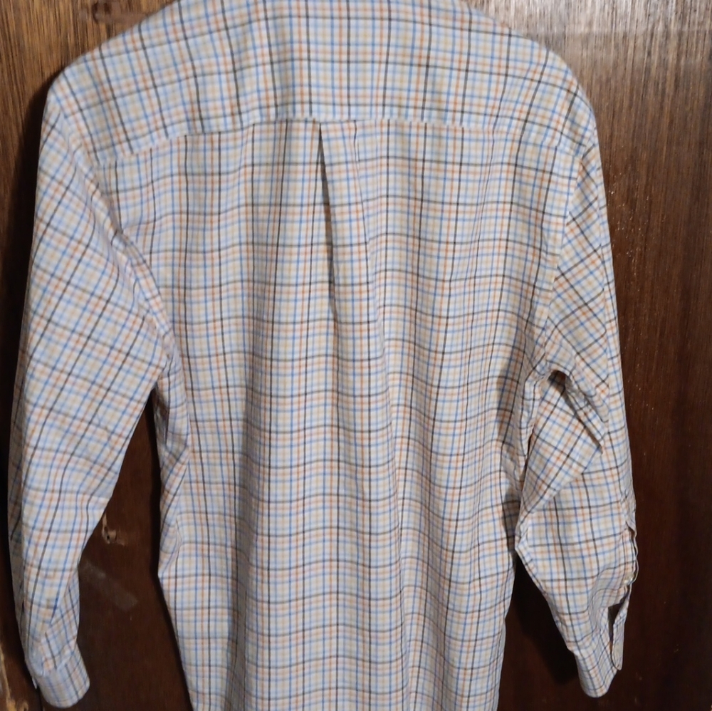 Peter Millar Button Down In Excellent Condition S… - image 4